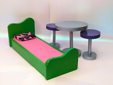Toys R Us Geoffrey móveis de madeira para quarto 2008 Barbie tamanho mesa de cama 2 banquetas comprar usado  Enviando para Brazil