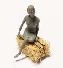 Woman seated glasses d'occasion  Expédié en Belgium