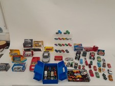 Paquete de aproximadamente 9,5 kg de autos fundidos a presión y otros vehículos - MATCHBOX, BURAGO Y MÁS segunda mano  Embacar hacia Mexico