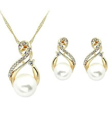 Women elegant fashion for sale  Milton