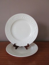 Large plates white d'occasion  Expédié en Belgium