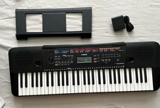 Usado, Teclado portátil Yamaha PSRE263 61 teclas com adaptador de energia comprar usado  Enviando para Brazil