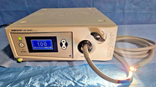 Fonte de luz de xenônio Stryker X8000 300W com cabo de luz Stryker.  Lâmpada 301 horas. comprar usado  Enviando para Brazil