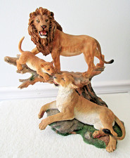 Resin lion lioness d'occasion  Expédié en Belgium