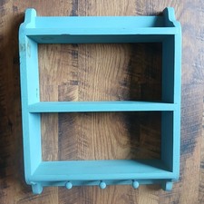 Prateleira de parede de madeira antiga com 2 prateleiras e 4 pinos pintada de azul claro comprar usado Prateleira de parede de madeira antiga com 2 prateleiras e 4 pinos pintada de azul claro comprar usado  Enviando para Brazil