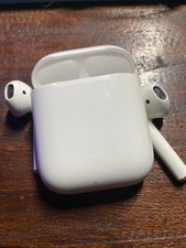 Airpods 2ème génération d'occasion  Bobigny