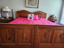 Antique kingsize bed for sale  Rossville