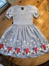 Vestido Peanuts Snoopy Floral Azul Tamanho MÉDIO BoxLunch Exclusivo Novo sem etiquetas comprar usado Vestido Peanuts Snoopy Floral Azul Tamanho MÉDIO BoxLunch Exclusivo Novo sem etiquetas comprar usado  Enviando para Brazil