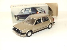 Golf portes beige d'occasion  Belz
