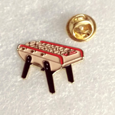 Pin lapel pin d'occasion  Lille-