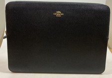 Usado, Capa preta para laptop Coach - 14,5”x10,5” - Couro preto pebbled com zíper comprar usado  Enviando para Brazil