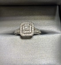 Usado, Vera Wang Love Collection 5/8 CT T.W. Halo corte princesa ouro branco 14k tamanho 5,5 comprar usado  Enviando para Brazil