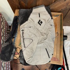 Colete de corrida Black Diamond Distance 15 pacote hidratação prata comprar usado Colete de corrida Black Diamond Distance 15 pacote hidratação prata comprar usado  Enviando para Brazil