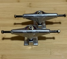 Caminhões de skate Venture polidos com luzes ocas baixas - 5,0" comprar usado  Enviando para Brazil