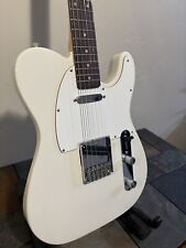 Usado, Guitarra elétrica Squier Telecaster 6 cordas com captadores mexicanos e ponte - Branca comprar usado  Enviando para Brazil