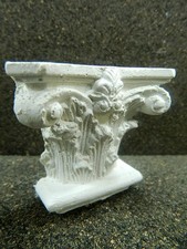 Mezzo capitello gesso usato  Napoli
