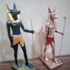 2 estatuas de Ebros Anubis - dios egipcio de la otra vida, hechas a mano... comprar usado 2 estatuas de Ebros Anubis - dios egipcio de la otra vida, hechas a mano... comprar usado  Enviando para Brazil