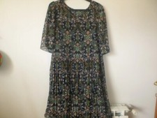 Magnifique robe neuve d'occasion  Ormesson-sur-Marne