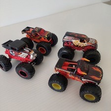 Hot Wheels Monster Jam Lote De 4 Bone Shaker Fire Starter El Toro Loco & Scorcher, usado comprar usado  Enviando para Brazil