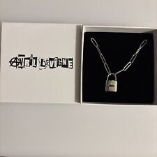 Usado, Colar de Mercadoria VIP Avril Lavigne Sk8er Boi (Greatest Hits Tour 2024) comprar usado  Enviando para Brazil