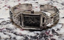 Relógio/relógio de pulso estilo punho tom prata Studio Time comprar usado Relógio/relógio de pulso estilo punho tom prata Studio Time comprar usado  Enviando para Brazil