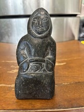 "Escultura tallada en piedra de jabón inuit vintage esquimales y peces 5,1"" de alto firmada en 1982" segunda mano  Embacar hacia Mexico