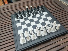 Jeu échecs plastique d'occasion  Trouville-sur-Mer
