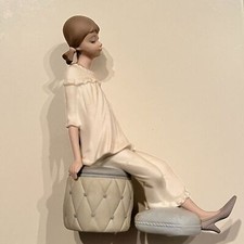 Usado, Estatueta Lladro‎ - Menina com sapato de mãe (colecionável/x) comprar usado  Enviando para Brazil