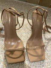 Women pretty little for sale  LONDON