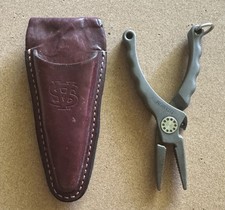 Alicate cortador de pesca nariz agulha titânio 6” Van Staal com bainha de couro comprar usado  Enviando para Brazil