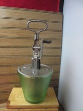 Batedor de ovos vintage A & J misturador manual copo medidor de vidro verde depressão 16 oz comprar usado  Enviando para Brazil