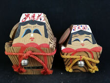 Casal de Kokeshi de Kaike Onsen com sinos -Boneca japonesa de madeira - ca. 10 e 15 cm comprar usado  Enviando para Brazil