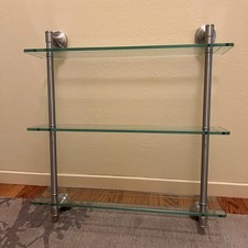 Prateleira de vidro temperado Pottery Barn Mercer três camadas - Acabamento acetinado em níquel comprar usado Prateleira de vidro temperado Pottery Barn Mercer três camadas - Acabamento acetinado em níquel comprar usado  Enviando para Brazil