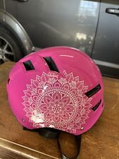 Capacete de skate feminino rosa com gráfico de designer - faixa ajustável, usado comprar usado  Enviando para Brazil