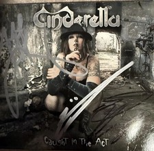 Cinderella Caught In The Act CD Signed!!! comprar usado  Enviando para Brazil