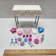 CONJUNTO DE FESTA DE ANIVERSÁRIO boneca Barbie encaixe casa dos sonhos mesa retangular bolo balão comprar usado  Enviando para Brazil