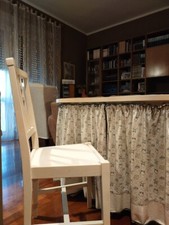 Scrivania con sedia usato  Roma