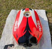 Tank aprilia tuono usato  Belluno