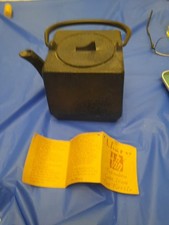 Usado, Chaleira de chá vintage quadrada japonesa de ferro fundido cerimônia de Tetsubin. Sem caixa... não usado comprar usado  Enviando para Brazil