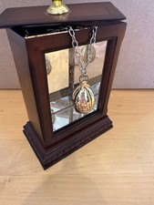 Colar de ovos de ouro Harry Potter da The Noble Collection, usado comprar usado  Enviando para Brazil
