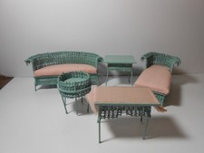Casa de bonecas miniatura vintage 5 peças móveis de vime por artesã Barbara Tate assinado comprar usado  Enviando para Brazil