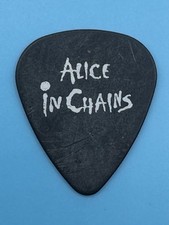 Usado, Alice in Chains Jerry Cantrell 1993 Dirt Tour palheta de guitarra branca sobre preto #B8 comprar usado Usado, Alice in Chains Jerry Cantrell 1993 Dirt Tour palheta de guitarra branca sobre preto #B8 comprar usado  Enviando para Brazil