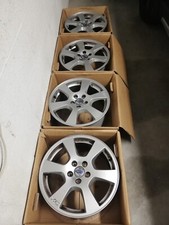 volvo xc60 cerchi lega usato  Roma