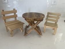 Mesa dobrável de madeira tamanho American Girl com 2 cadeiras, por favor leia. comprar usado  Enviando para Brazil