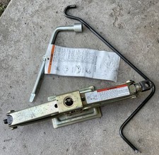 Suzuki Grand Vitara XL-7 1998/05 1 tonelada gato de neumático y herramientas piezas OEM segunda mano  Embacar hacia Mexico