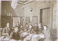 Usado, Foto de cartão Flint Michigan School For The Deaf Cabinet 1895 estudantes de sala de aula comprar usado  Enviando para Brazil