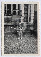 Little boy disguised d'occasion  Expédié en Belgium