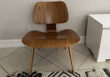 Two herman miller d'occasion  Expédié en Belgium