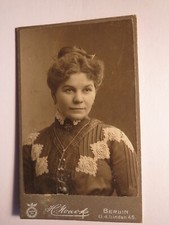 Frau portrait name gebraucht kaufen  Laatzen