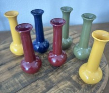 7 vasos de flores de plástico estilo moderno meados do século verde, marinho, amarelo, marrom comprar usado  Enviando para Brazil